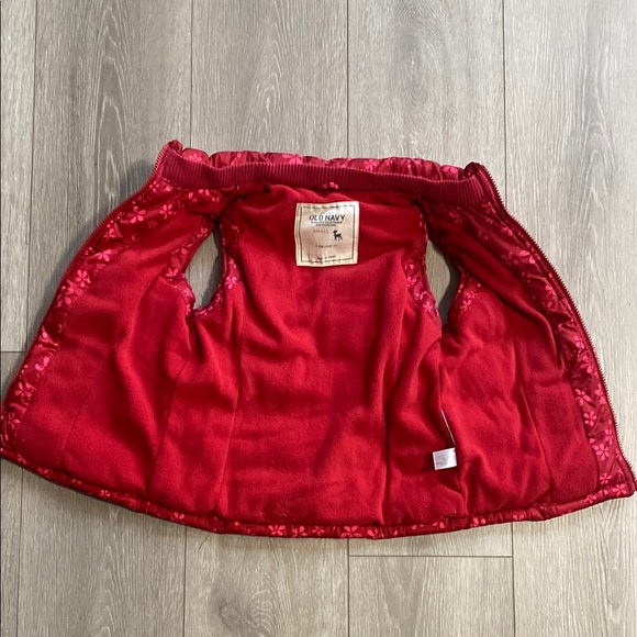 Old Navy Girls Size Small Red Floral Puffer Vest Winter Warm Thick Puffy Pink - Picture 4 of 5